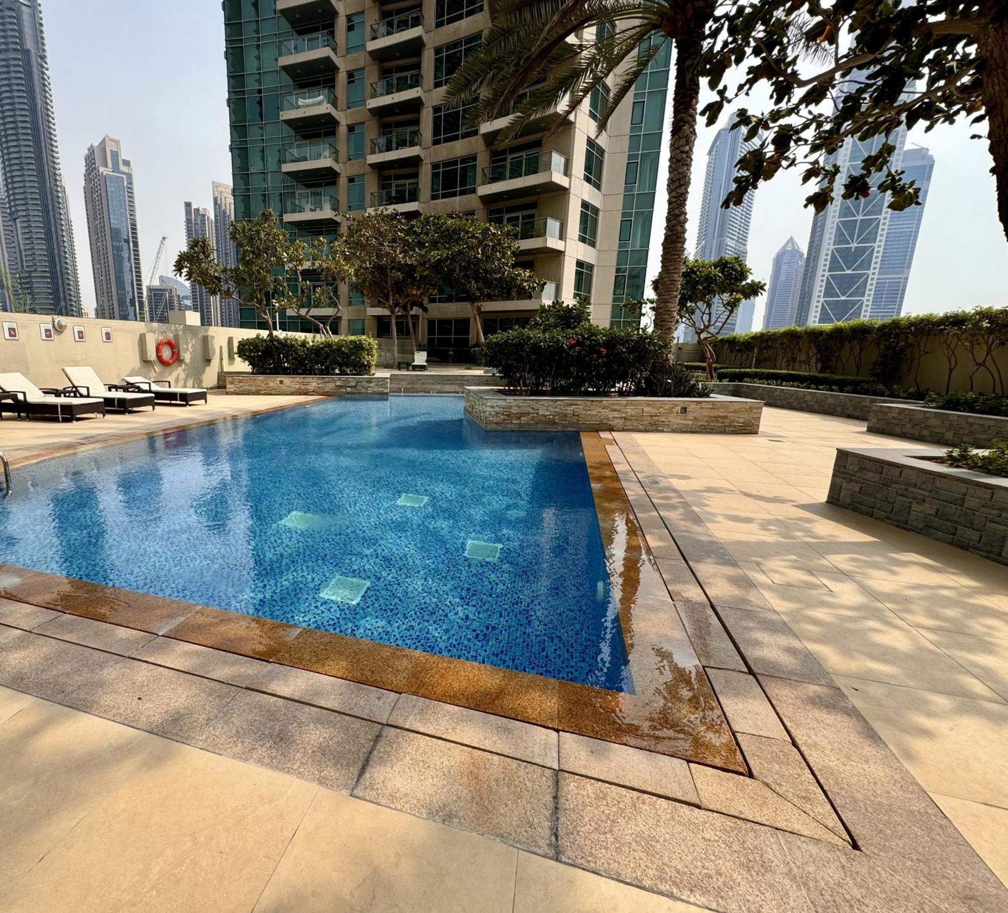 Easygo - Comfy 2Bdr In Loft Tower Downtown Apartment Dubai Exterior photo